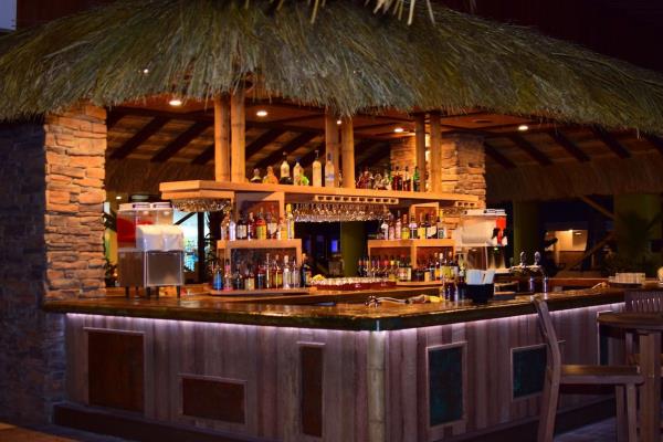 Coconut Bay Resort & Spa - Lobby Bar